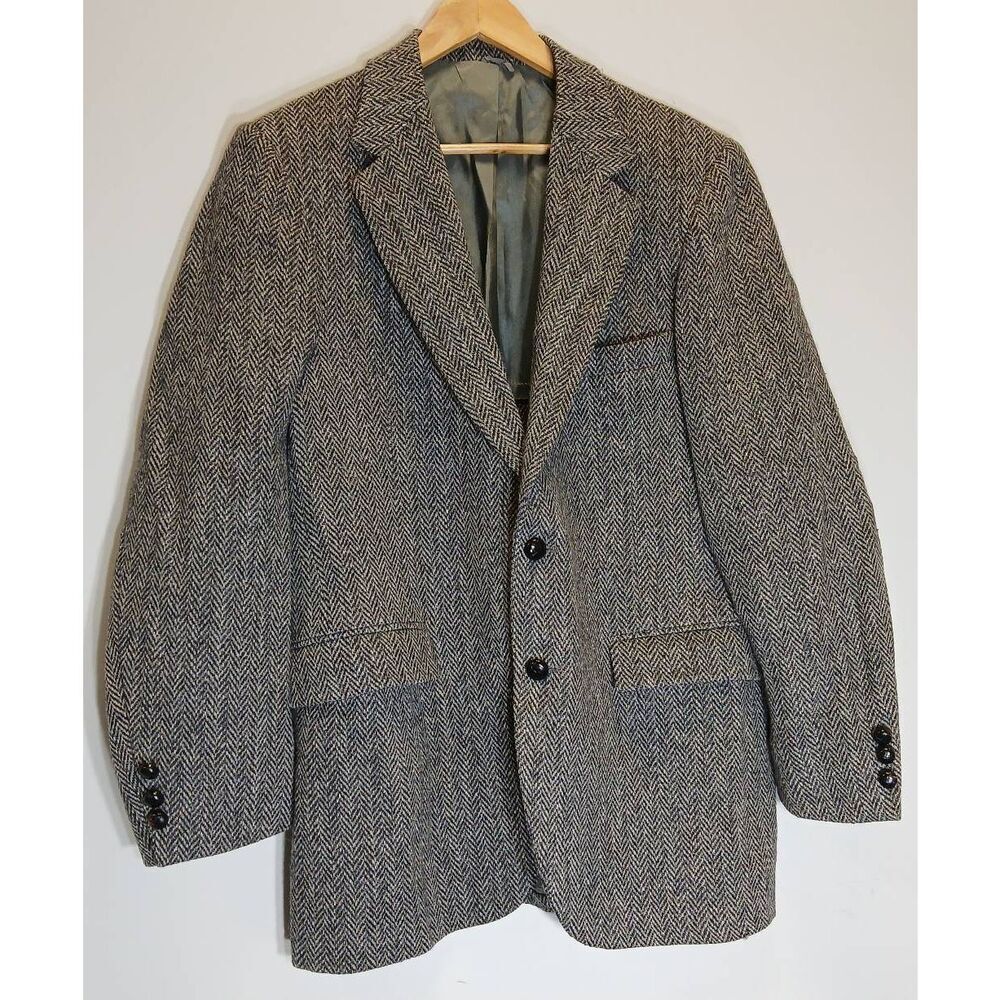 Vintage Harris tweed mens 40R blazer gray herringbone wool made in Scotland